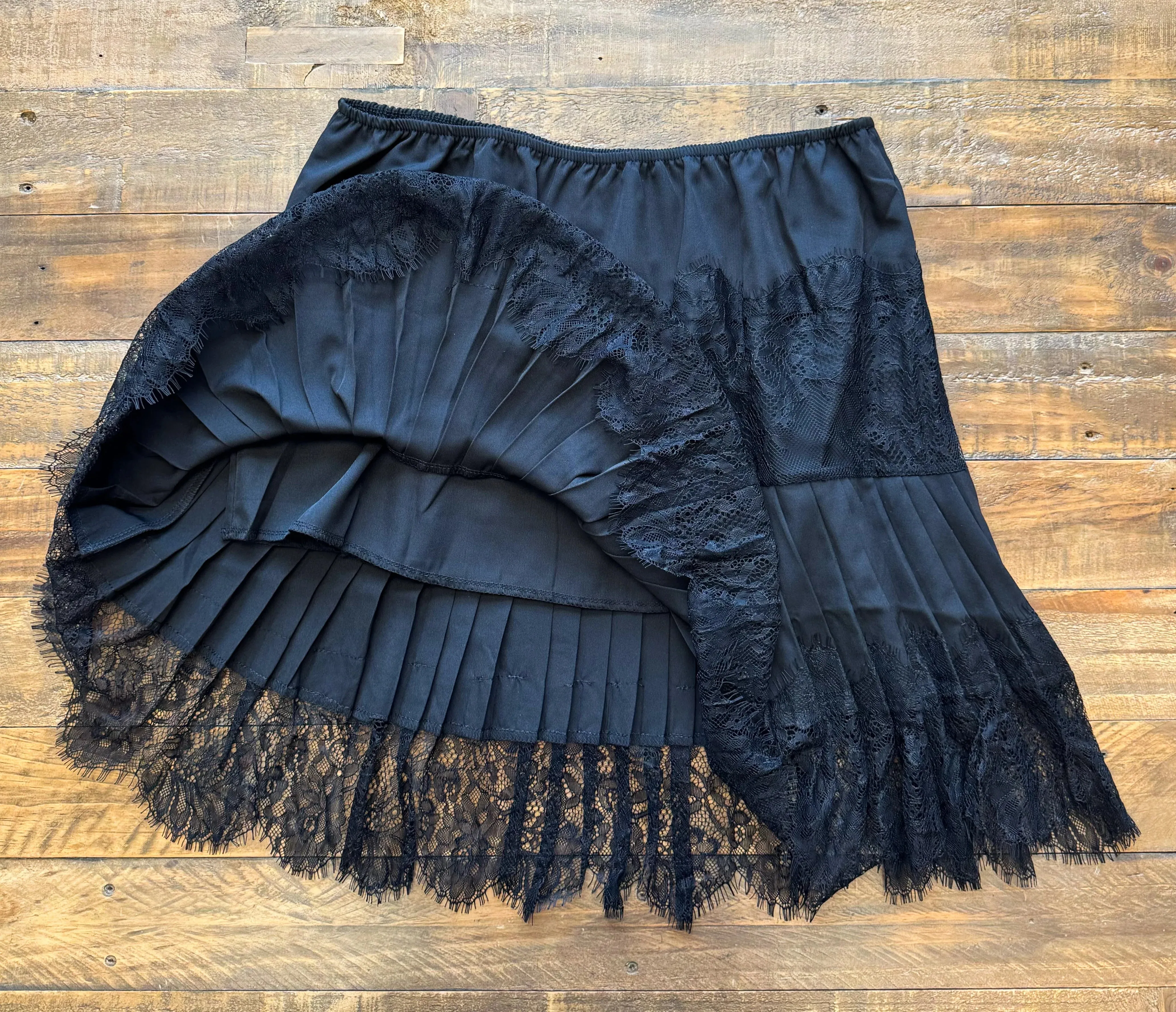 PREORDER: Viviane Lace Slip Skirt in Two Colors